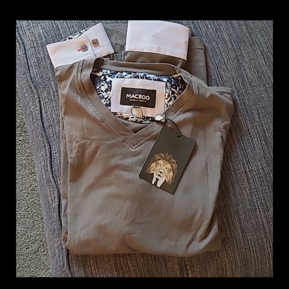 New With Tags.. maceoo Edison V neck casual top. - Picture 8 of 9